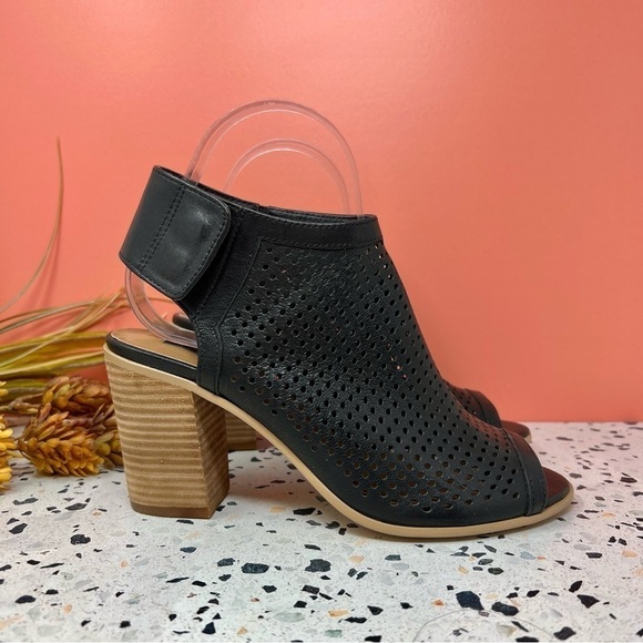 Steven By Steve Madden Perforated Suzy Black Stacked Snap Peep Toe Bootie Sz 7.5 - Picture 2 of 8